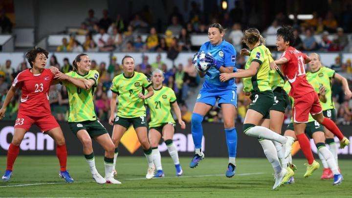  澳大利亚女足半决赛表现稳健；历史数据凸显其竞争力；中国女足面临严峻考验。 体育新闻 澳大利亚女足半决赛表现稳健；历史数据凸显其竞争力；中国女足面临严峻考验。 体育新闻 澳大利亚女足半决赛表现稳健；历史数据凸显其竞争力；中国女足面临严峻考验。 体育新闻