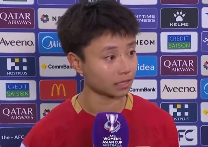  张琳艳赛后落泪，遗憾未进决赛；珍惜与老将并肩作战的机会。 体育新闻 张琳艳赛后落泪，遗憾未进决赛；珍惜与老将并肩作战的机会。 体育新闻