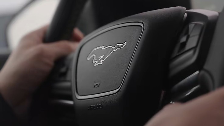 消失的加油站排队潮:全球油价波动背后,一场关于出行方式的深刻变革 汽车科技