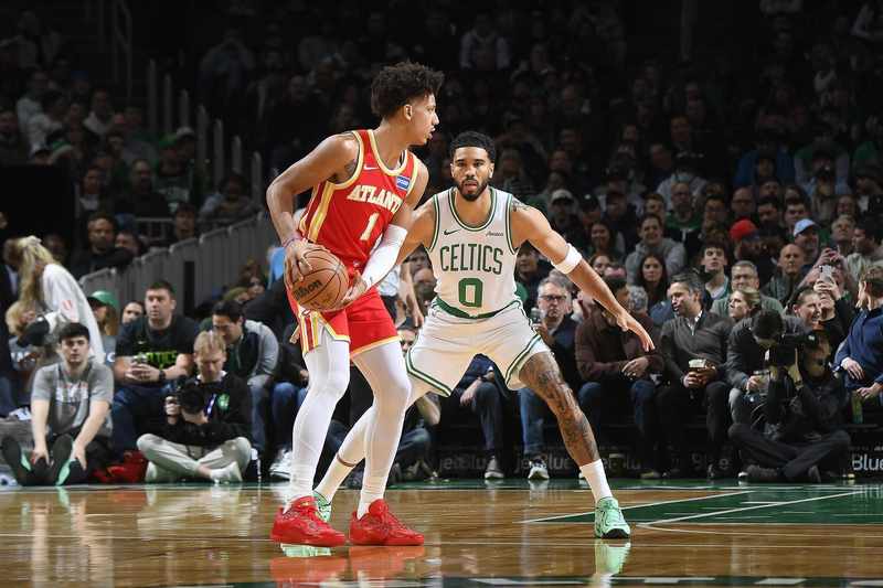  残阵逆袭折射夺冠底蕴：凯尔特人如何构建东部争冠壁垒？ 体育新闻