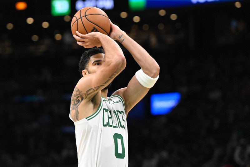  残阵逆袭折射夺冠底蕴：凯尔特人如何构建东部争冠壁垒？ 体育新闻