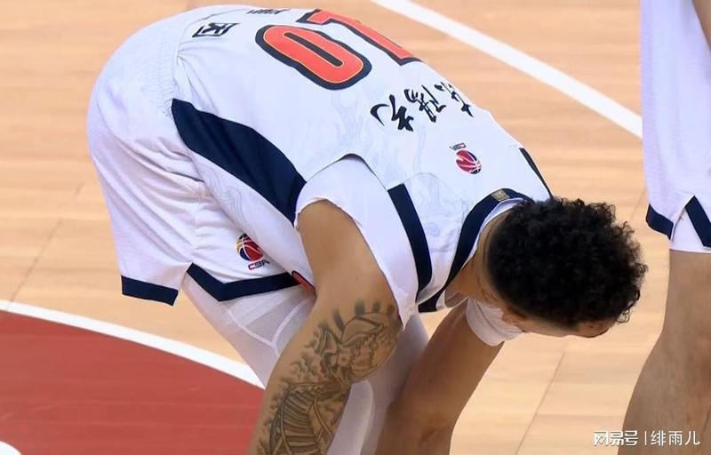  技术解码：麦考尔43分背后的攻防效率与广东战术重构 体育新闻