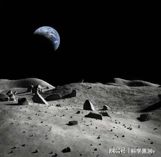  亲眼见证的震撼：一位女航天员望向月背时，究竟看到了什么 新闻