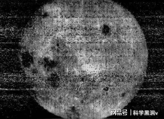  亲眼见证的震撼：一位女航天员望向月背时，究竟看到了什么 新闻