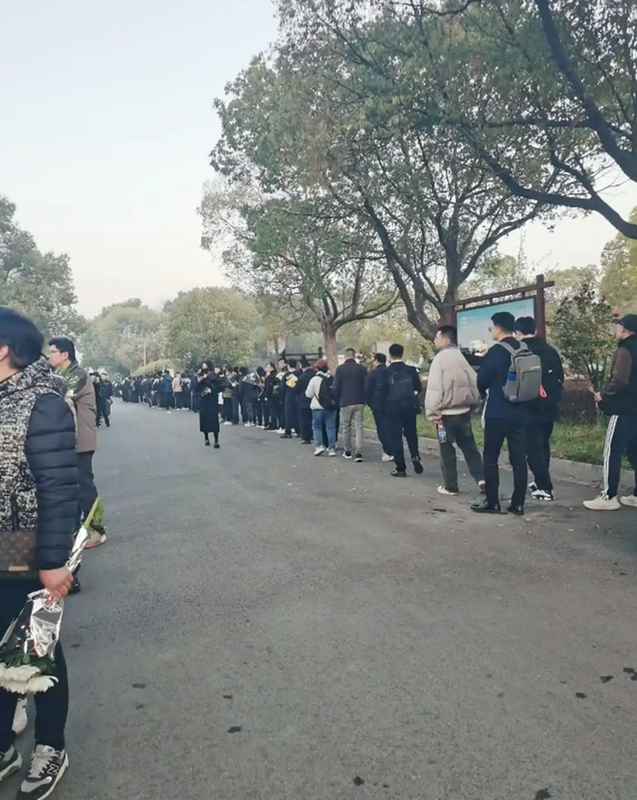 从雇佣关系到真心追随：张雪峰企业管理的深层逻辑解析