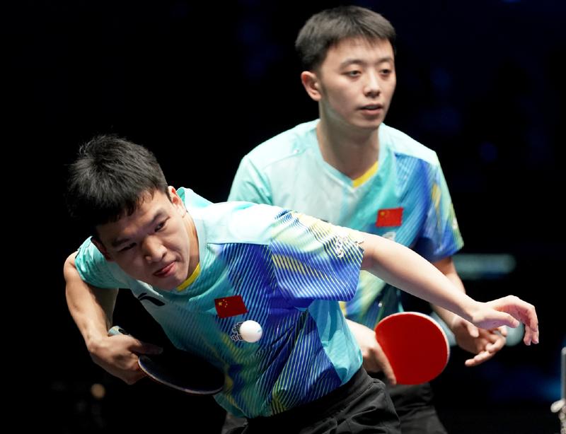  【技术深度】向鹏一轮游背后的数据复盘：WTT太原赛国乒13人晋级16强全景分析 体育新闻