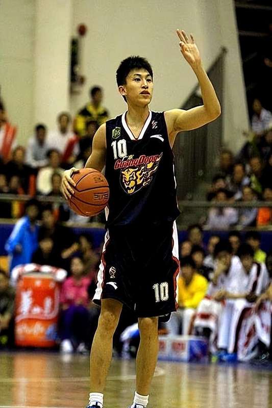  CBA二十年控卫进化论：从广东五冠到宁波转型，刘晓宇的技术迭代与职业智慧 体育新闻